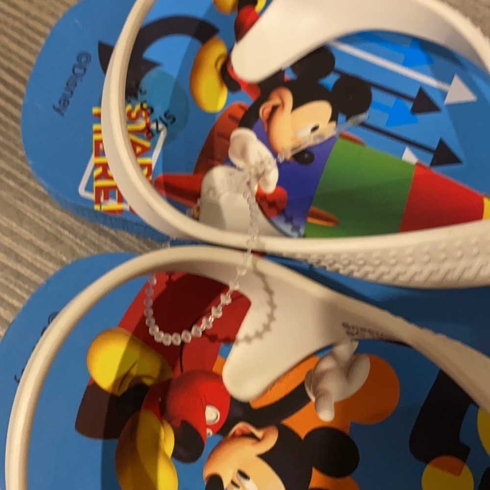 NWOT Disney flip flops for infants​ - Picture 4 of 4